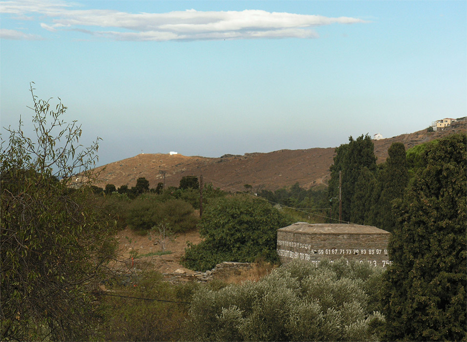 PROTOS. ΕΠΙΤΟΠΟΥ / EPITOPOU. Parcours d’installations in-situ. Andros, Grèce, 2014
